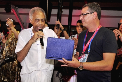 Gilberto Gil recebe homenagem